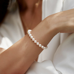 7,0–7,5 mm Hanadama Akoya-Armband aus weißen Perlen – Modellbild