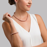 8,0–8,5 mm rosa Süßwasserperlen-Halskette, Armband und Ohrringe – Modellbild