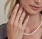 Akoya-Perlen-Ring „Daphne“ – Modellbild