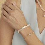 Armband mit weißen Süßwasser-Zuchtperlen, 6,0–6,5 mm – Modellbild