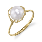 Ring aus 14-karätigem Gold mit Süßwasserperle und Rabenmotiv