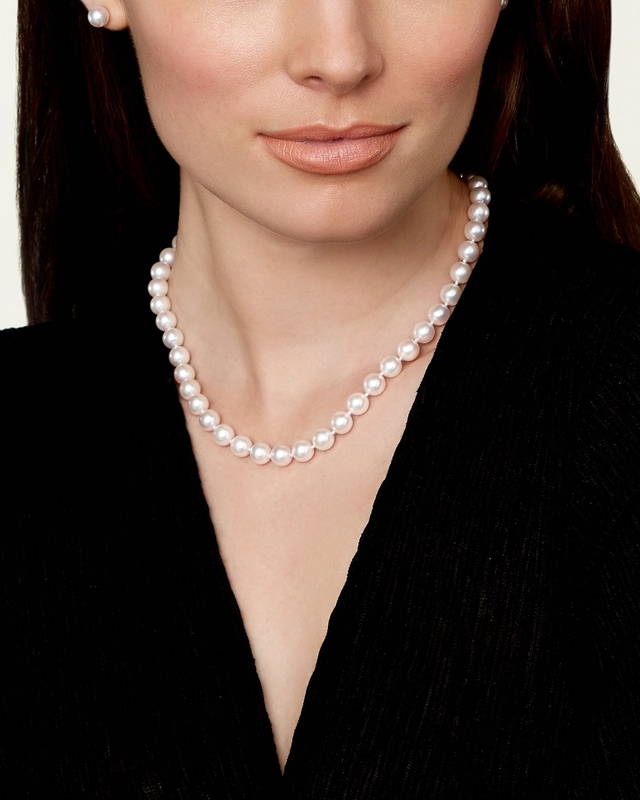 GIA-zertifizierte Halskette aus japanischen Akoya-Weißperlen, 8,5–9,0 mm – AAA-Qualität – Modellbild