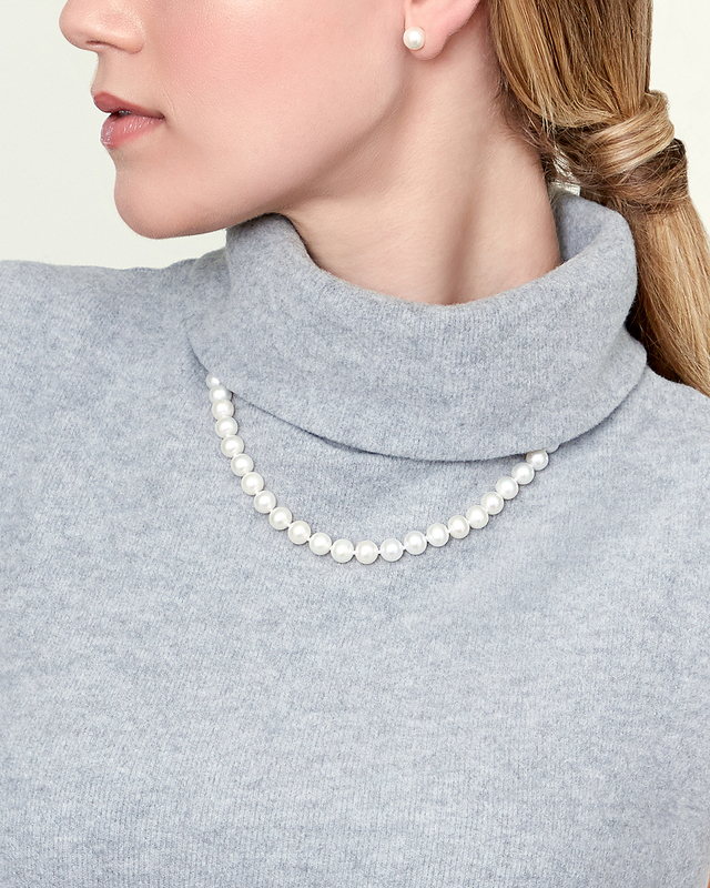 8–8,5 mm weiße Süßwasserperlen-Halskette in Choker-Länge – Modellbild