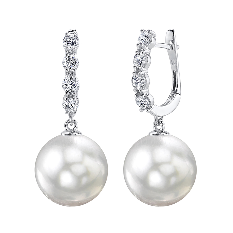 Ohrringe „Belle“ mit weißer Südseeperle und Diamanten