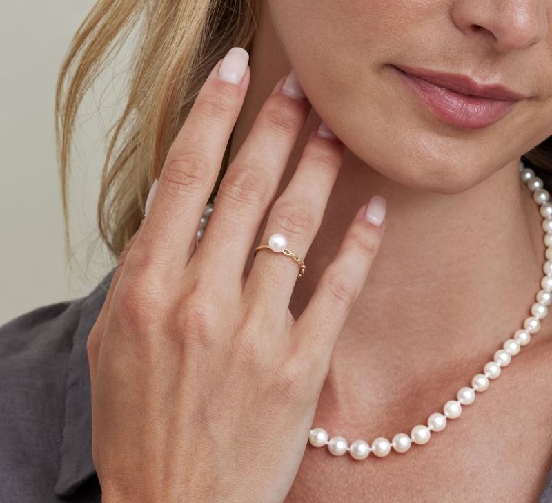 Akoya-Perlen-Ring „Daphne“ – Modellbild