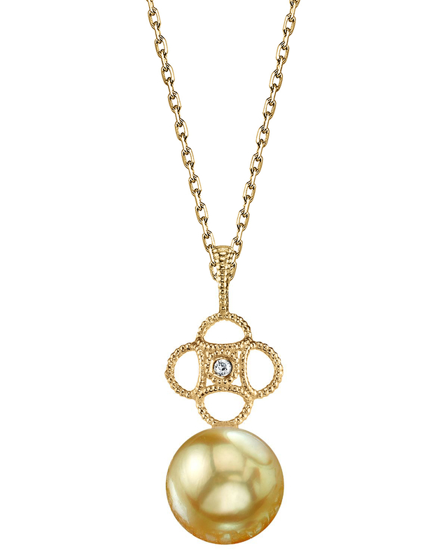 Anhänger mit goldener Südseeperle und Diamanten im Spitzenmuster