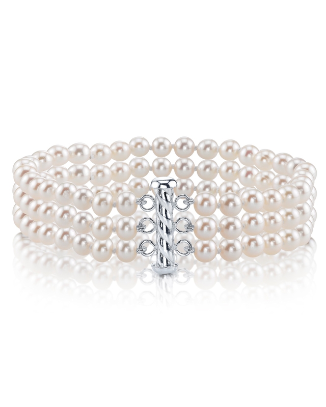 Armband mit drei weißen Süßwasserperlen