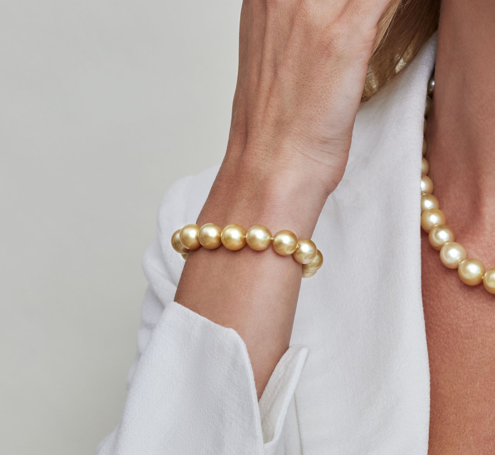 Armband mit 11–12 mm großen goldenen Südseeperlen – Modellbild
