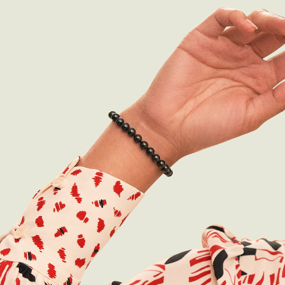 Armband aus 6,0–6,5 mm großen Akoya-Schwarzperlen – Modellbild