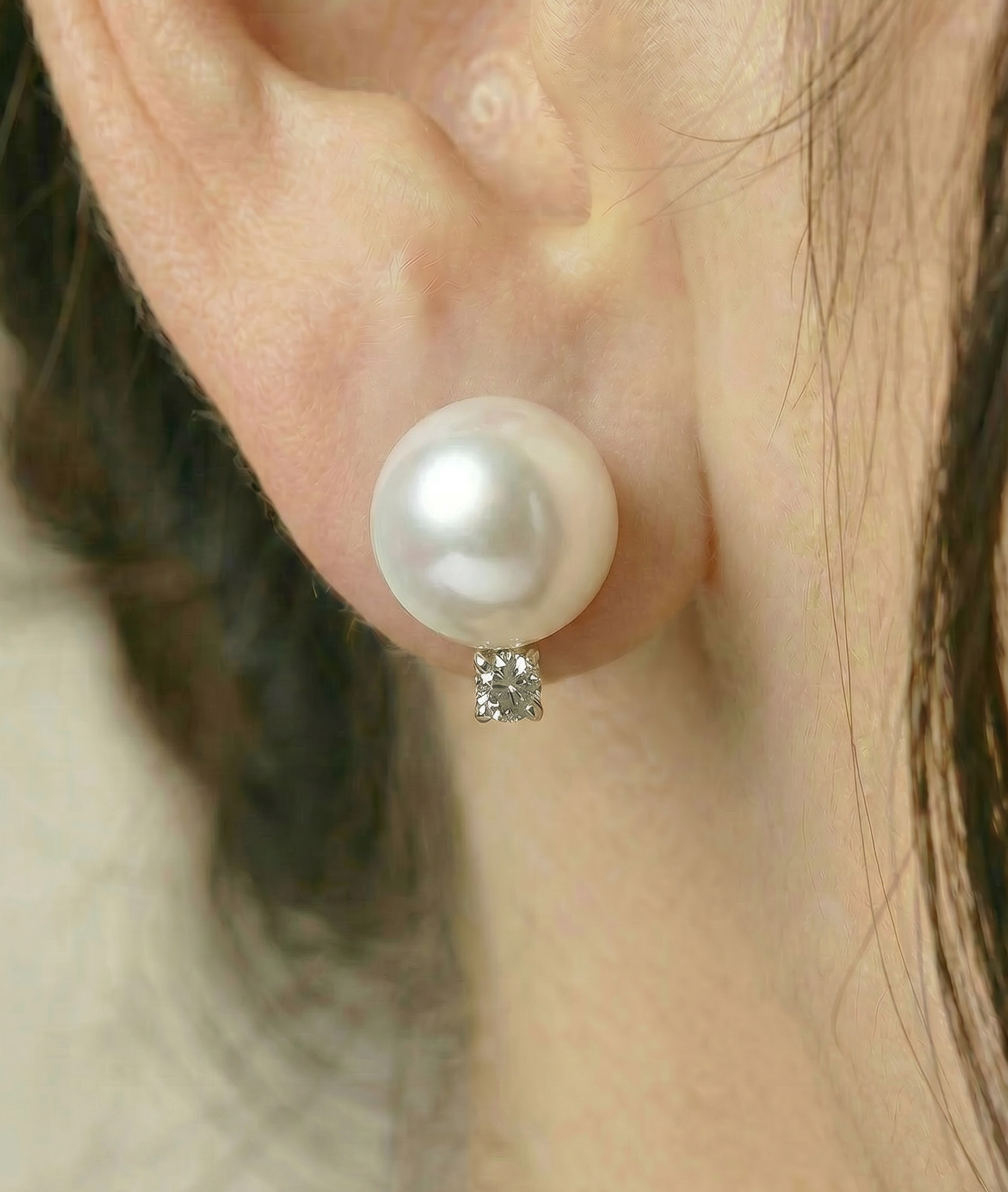 Sasha-Ohrringe mit weißer Südseeperle und Diamanten – Zweites Bild