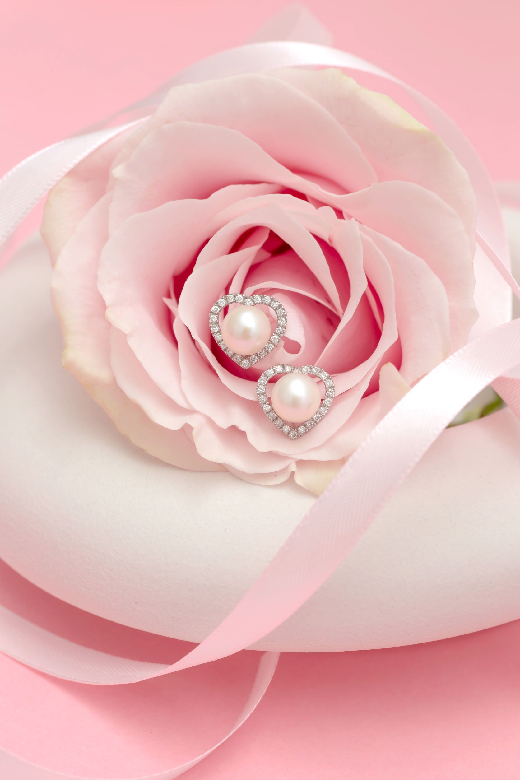 Akoya-Perlen- und Diamant-Ohrringe „Heart Amour“ – Zweites Bild