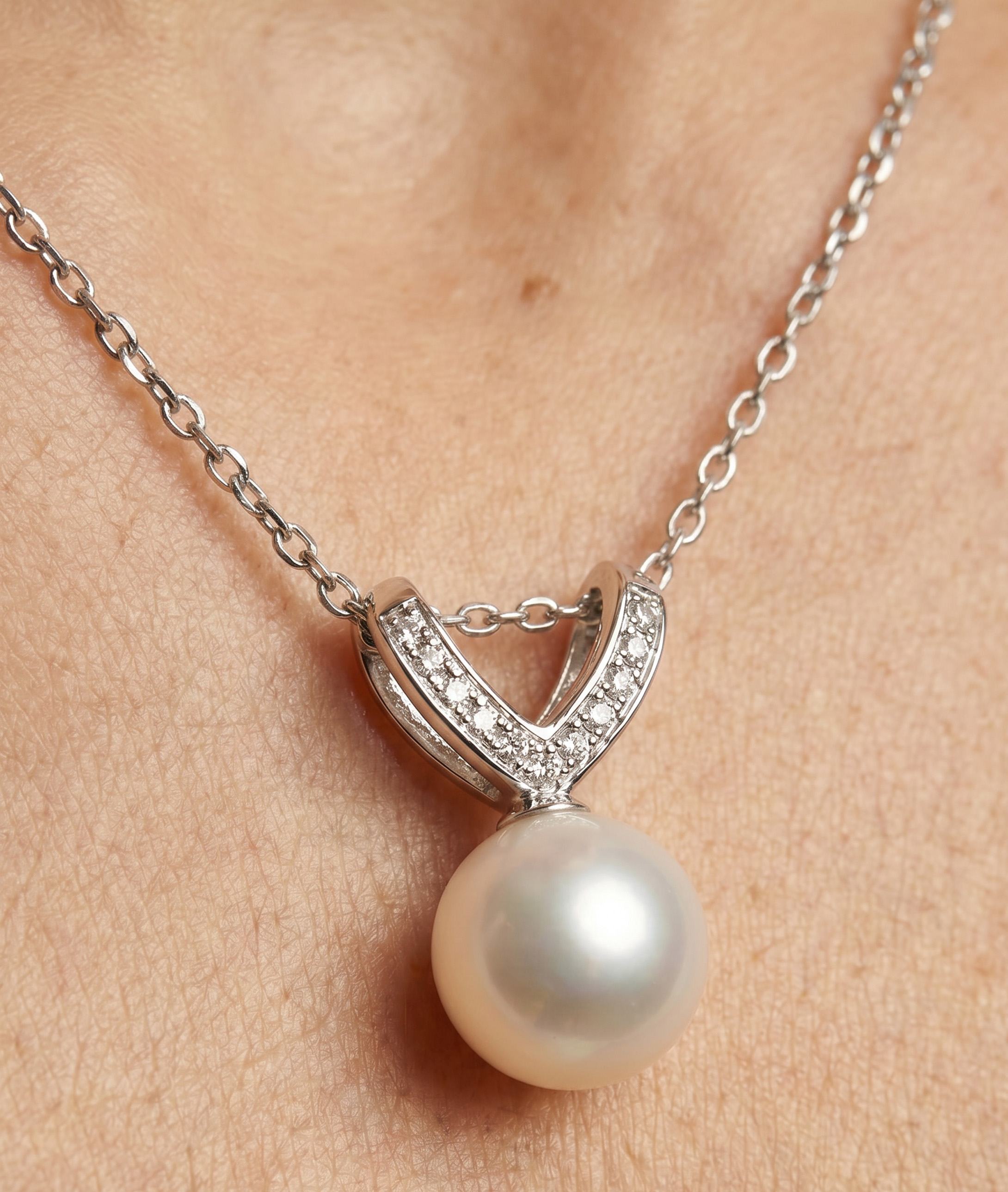 Belissima-Anhänger mit Südseeperle und Diamanten – Zweites Bild