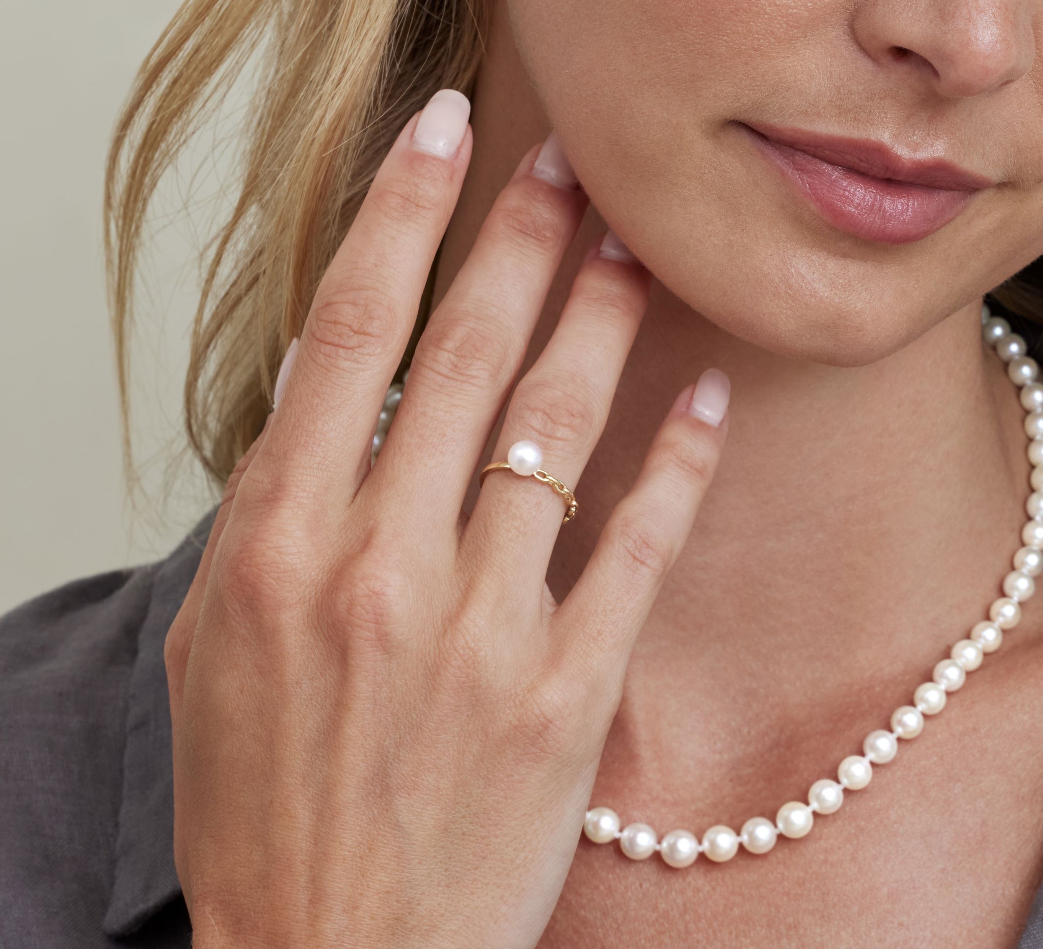 Akoya-Perlen-Ring „Daphne“ – Modellbild