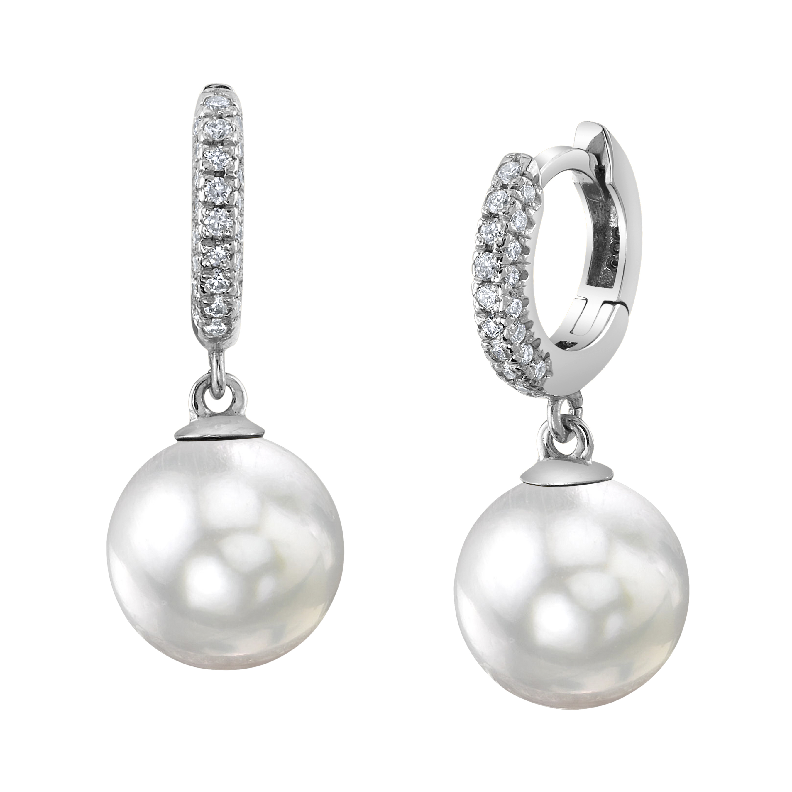Huggie-Ohrringe „Eileen“ mit weißer Südseeperle und Diamanten