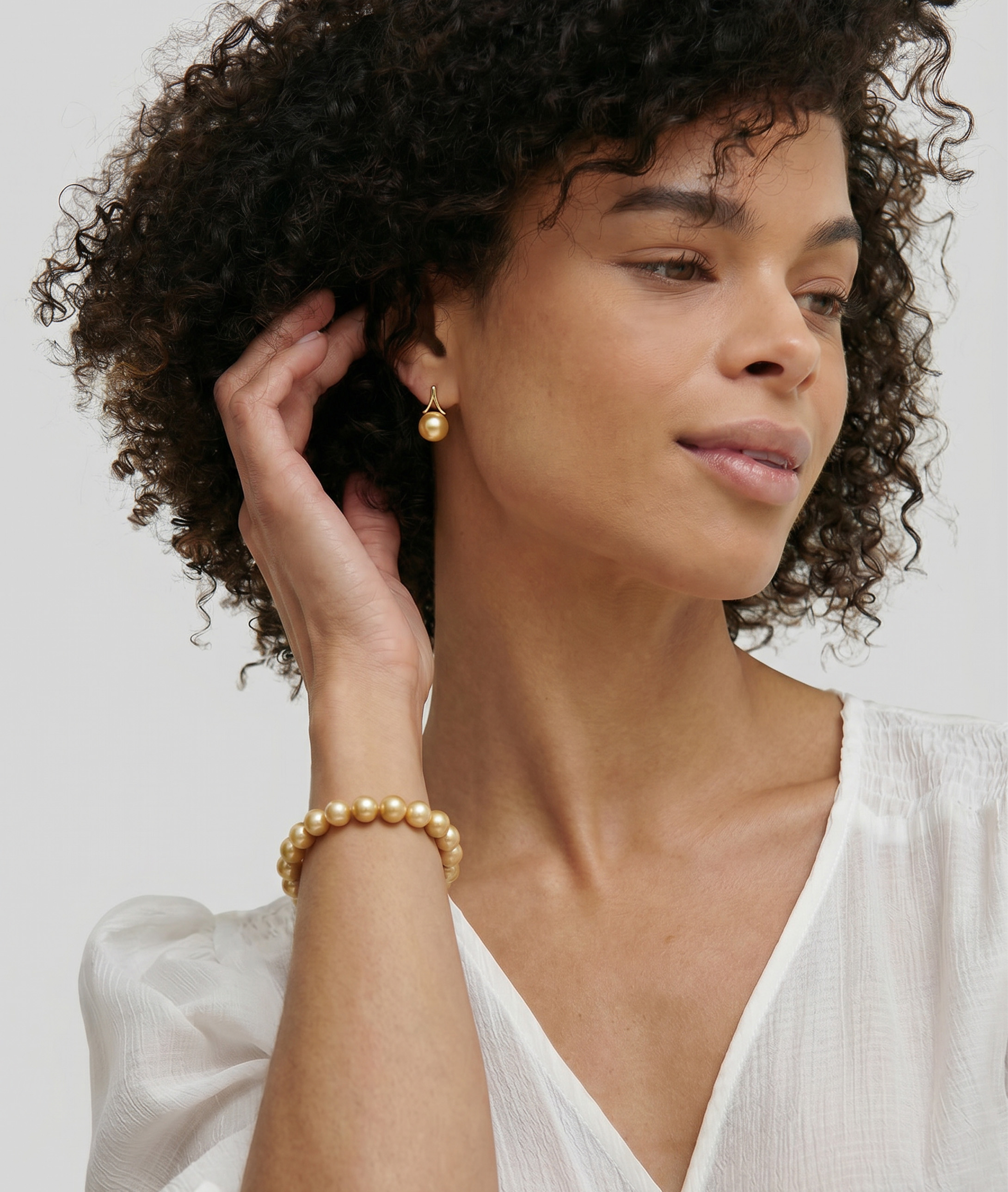 Golden Pearl Lindsey Ohrringe – Modellbild