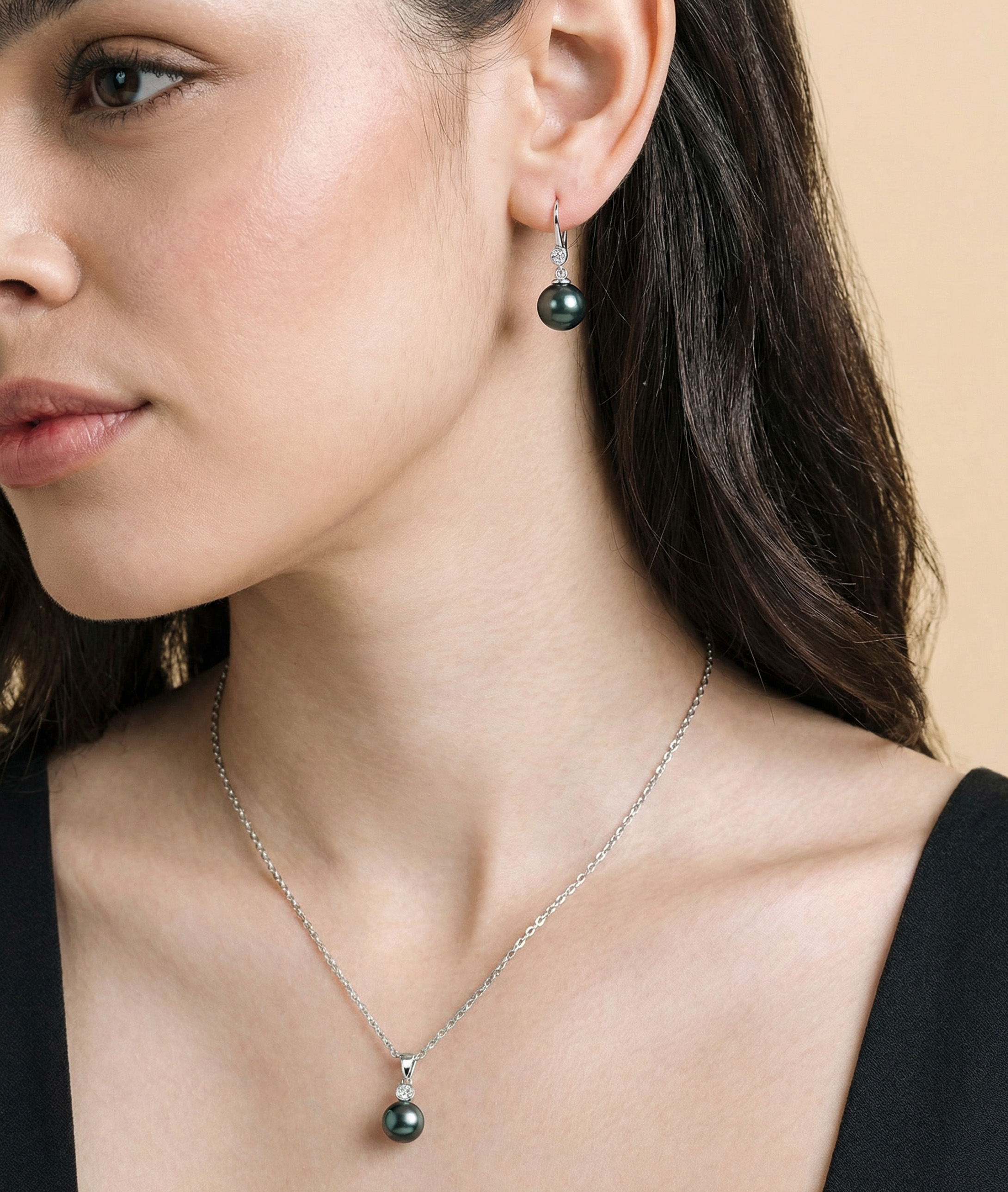 Tahiti-Südseeperlen- und Diamant-Schmuckset „Michelle“ – Modellbild